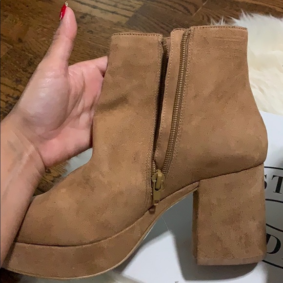 Madden Girl platform boots - Picture 3 of 6